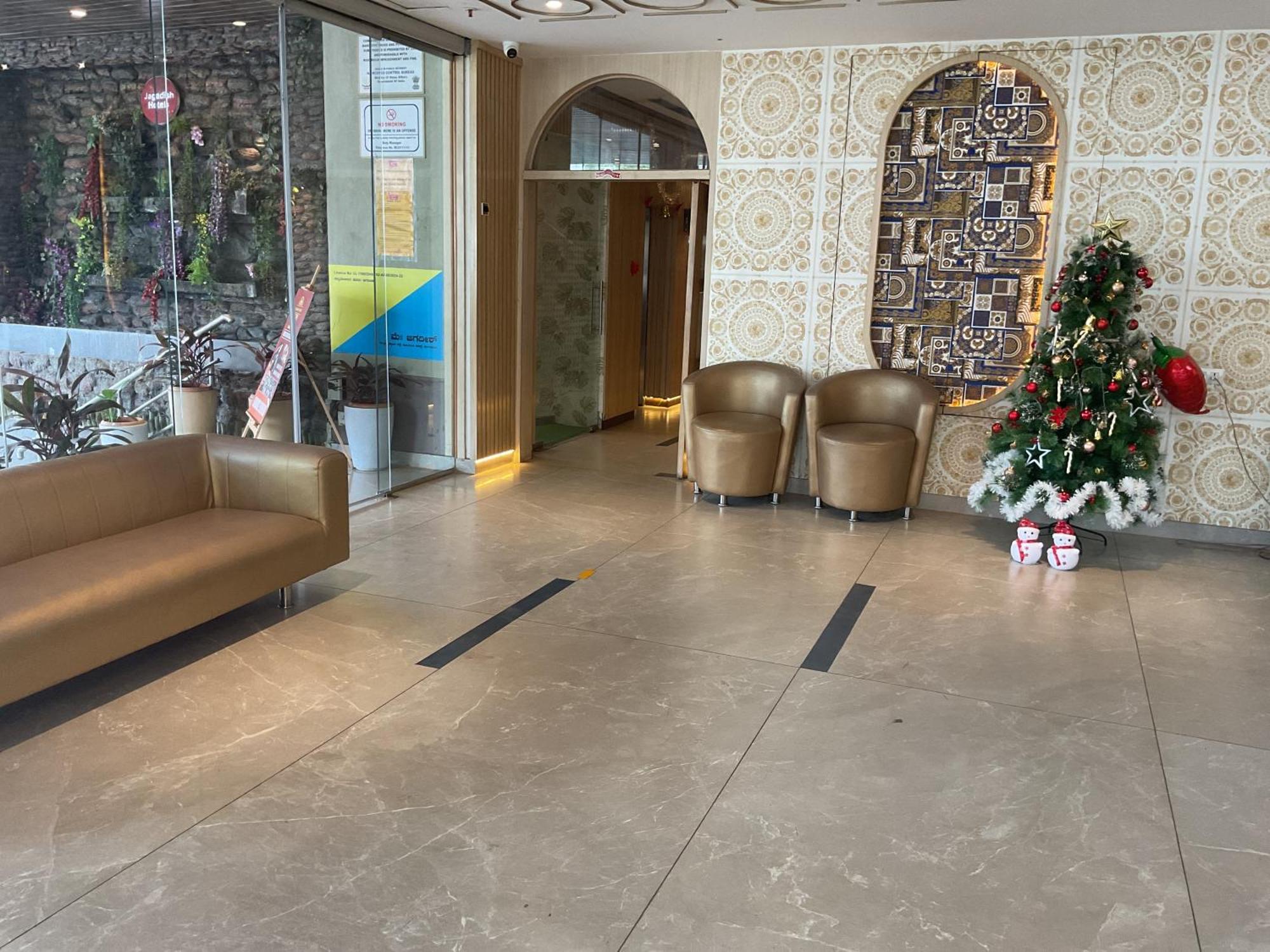 Hotel Jagadish International-Sankey Road バンガロール エクステリア 写真